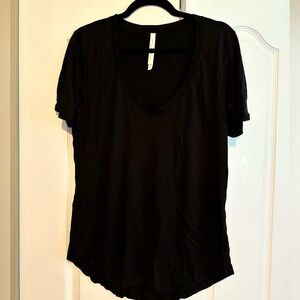 The Group Babiton Aritzia v-neck t-shirt black Medium